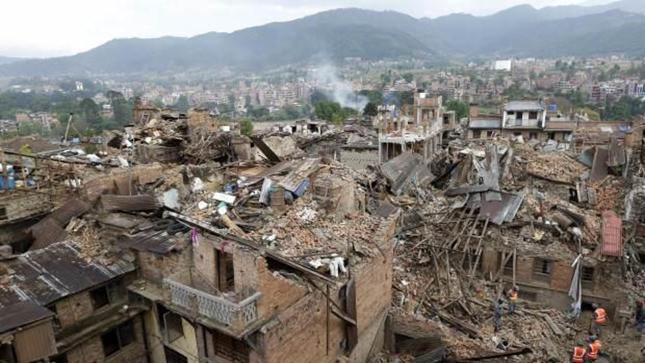 Nepal'deki depremde 128 kişi öldü