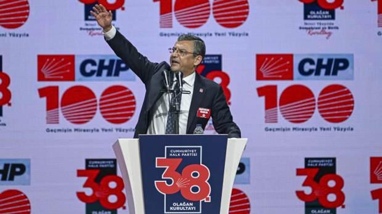 Özgür Özel kurultaydaki konuşmasına Demirtaş'a selam vererek başladı