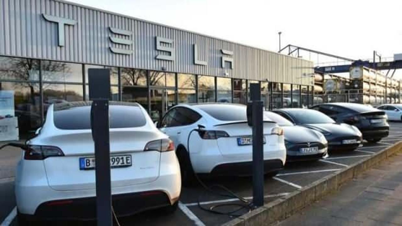 Tesla, milyonlarca otomobili geri çağırıyor!