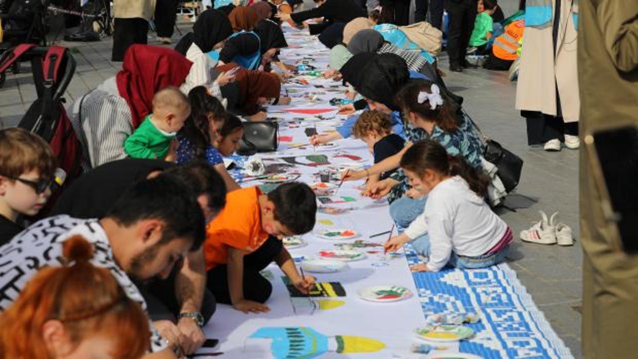 Filistinli &ccedil;ocukların &ouml;zg&uuml;rl&uuml;k hayallerini &ccedil;izdiler: Yetim Vakfı soykırımı d&uuml;nyaya duyurdu