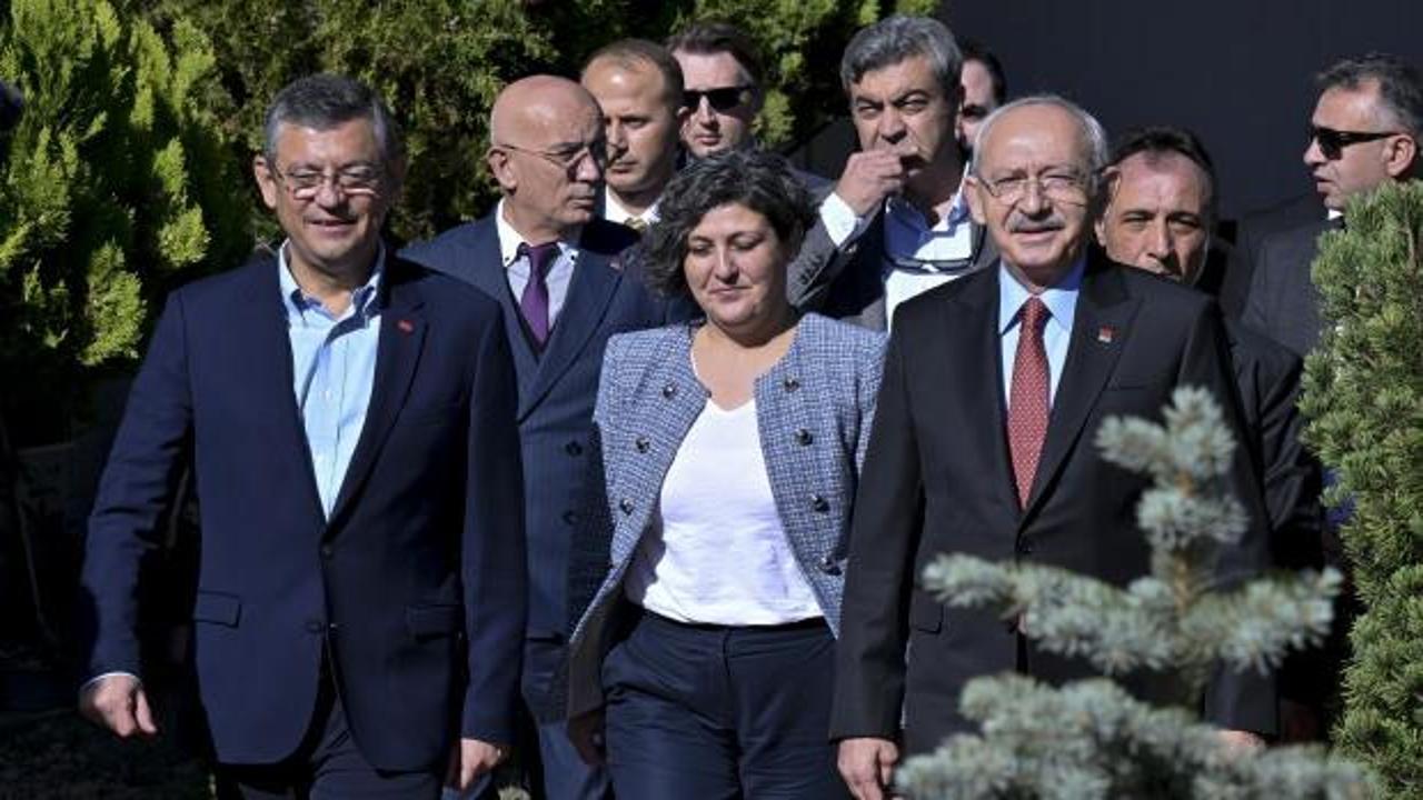 CHP Genel Başkanı Özel, Kılıçdaroğlu'nu evinde ziyaret etti