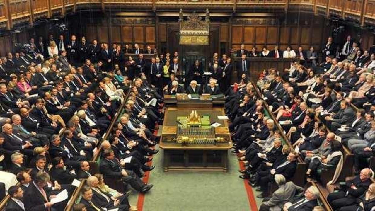 Filistin'i desteklemek i&ccedil;in bakanlık g&ouml;revinden istifa etti