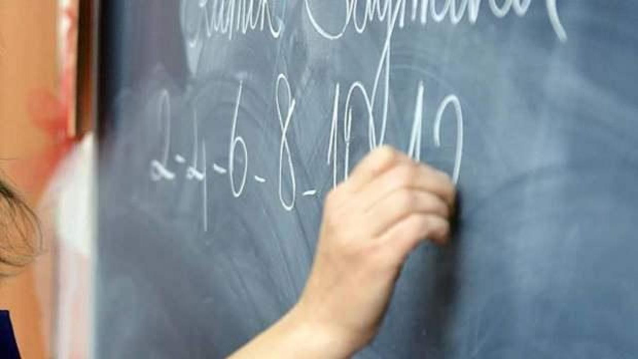 &Uuml;cretli &ouml;ğretmenlere 'y&uuml;zde 25 zam' kararı