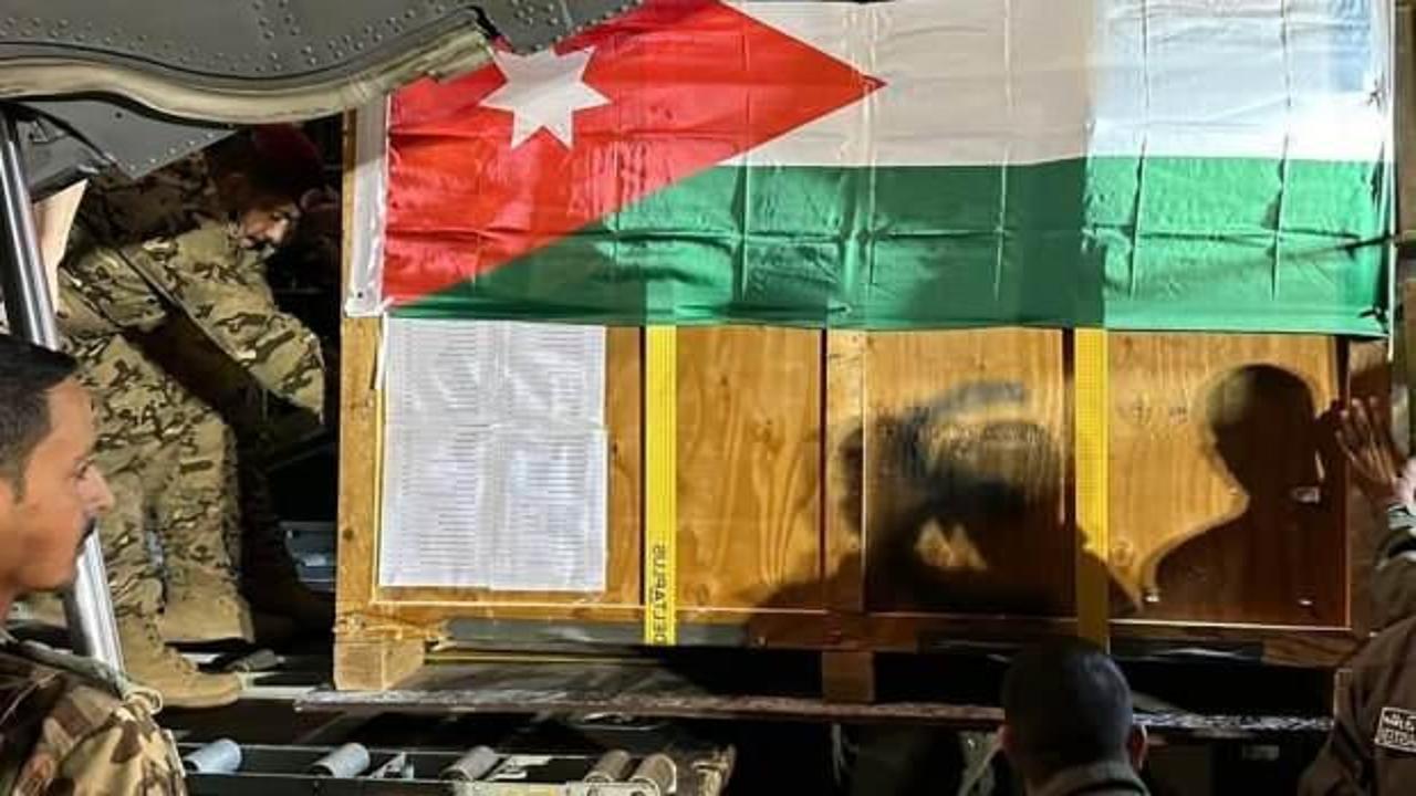 &Uuml;rd&uuml;n Gazze'ye paraş&uuml;tle ila&ccedil; dağıttı