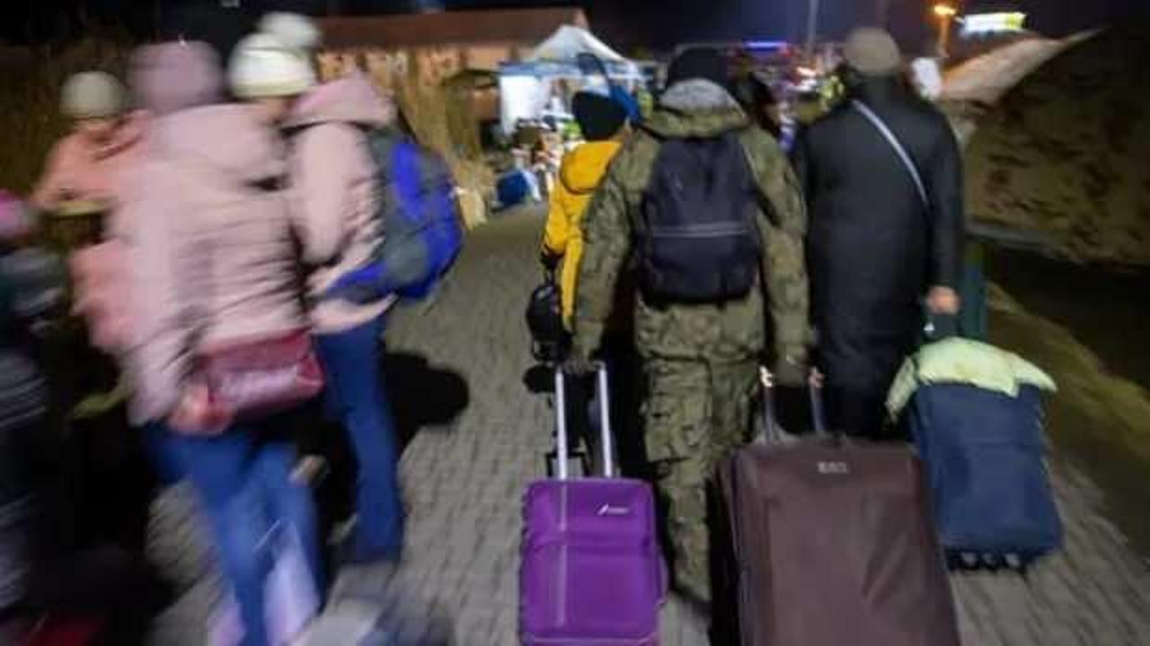 20 bin Ukraynalı erkek askere gitmemek için ülkeden kaçtı