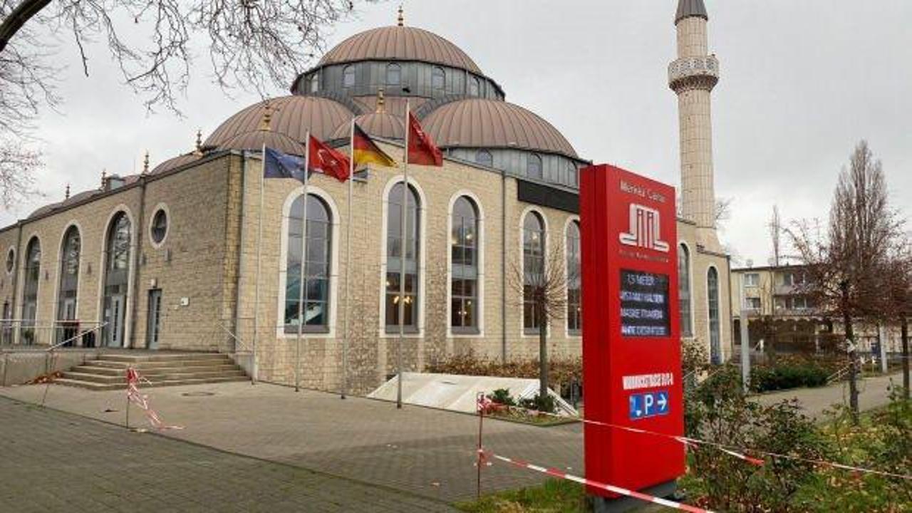 Almanya'da İslamofobi hız kesmiyor! Camilere nefret içerikli mektuplar gönderildi