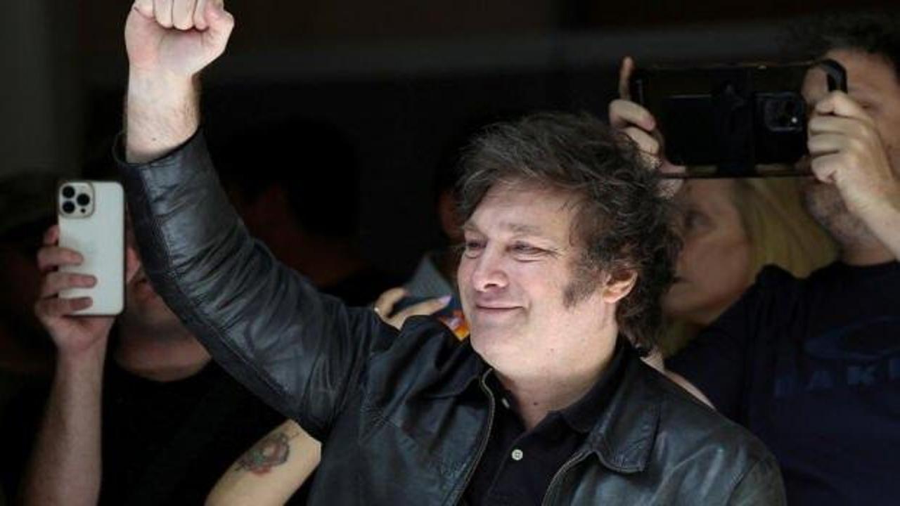 Arjantin'de seçim sonuçları açıklandı! Yeni Başkan aşırı sağcı Javier Milei oldu!