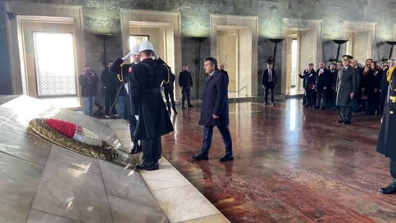 Bakan Tekin ve &ouml;ğretmenlerden Anıtkabir'e ziyaret