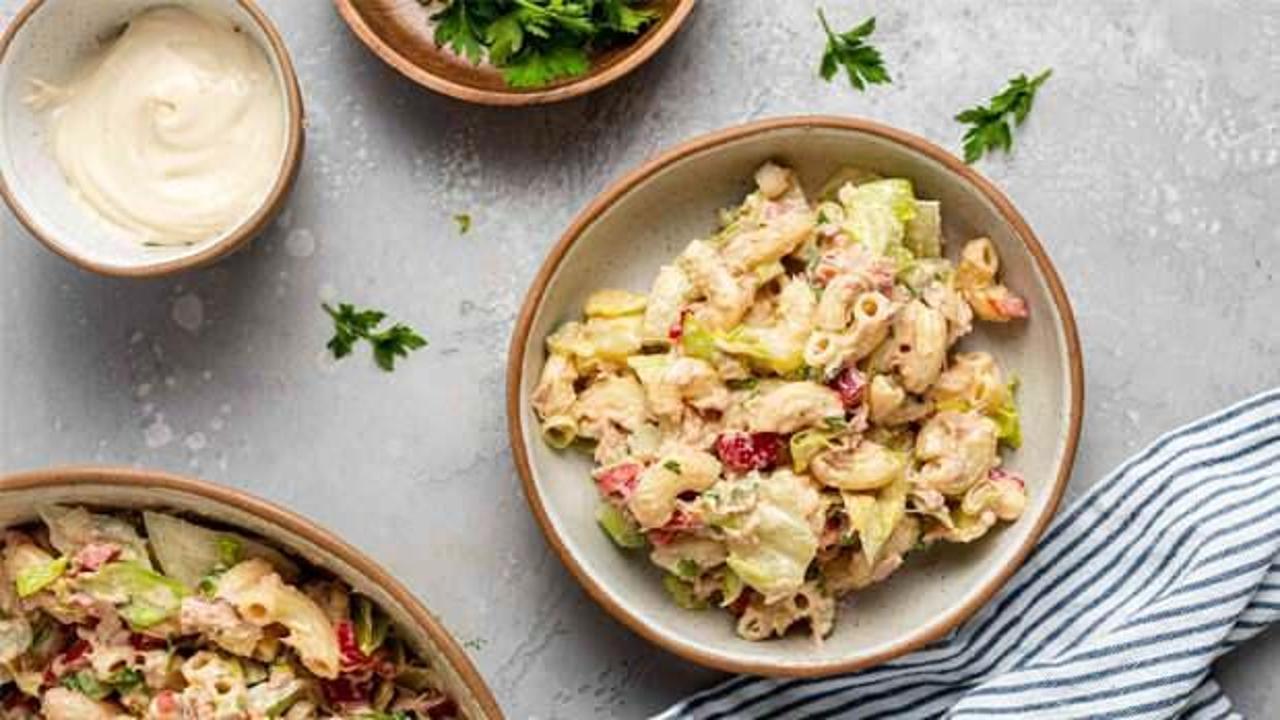 Klasiklerin dışına çıkın: Ton balıklı makarna salatası tarifi, nasıl yapılır?