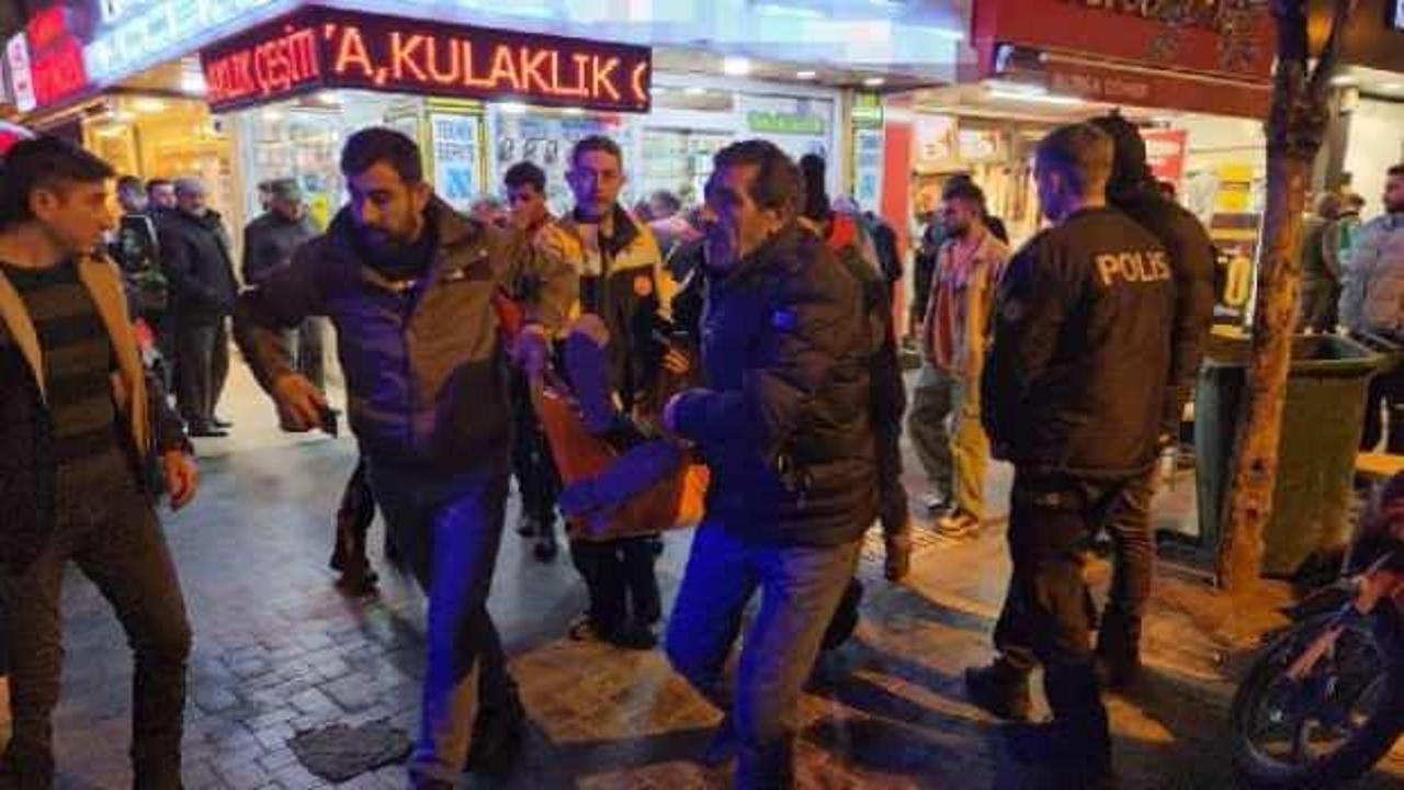 Kendisini d&ouml;venlere caddede kurşun yağdırdı