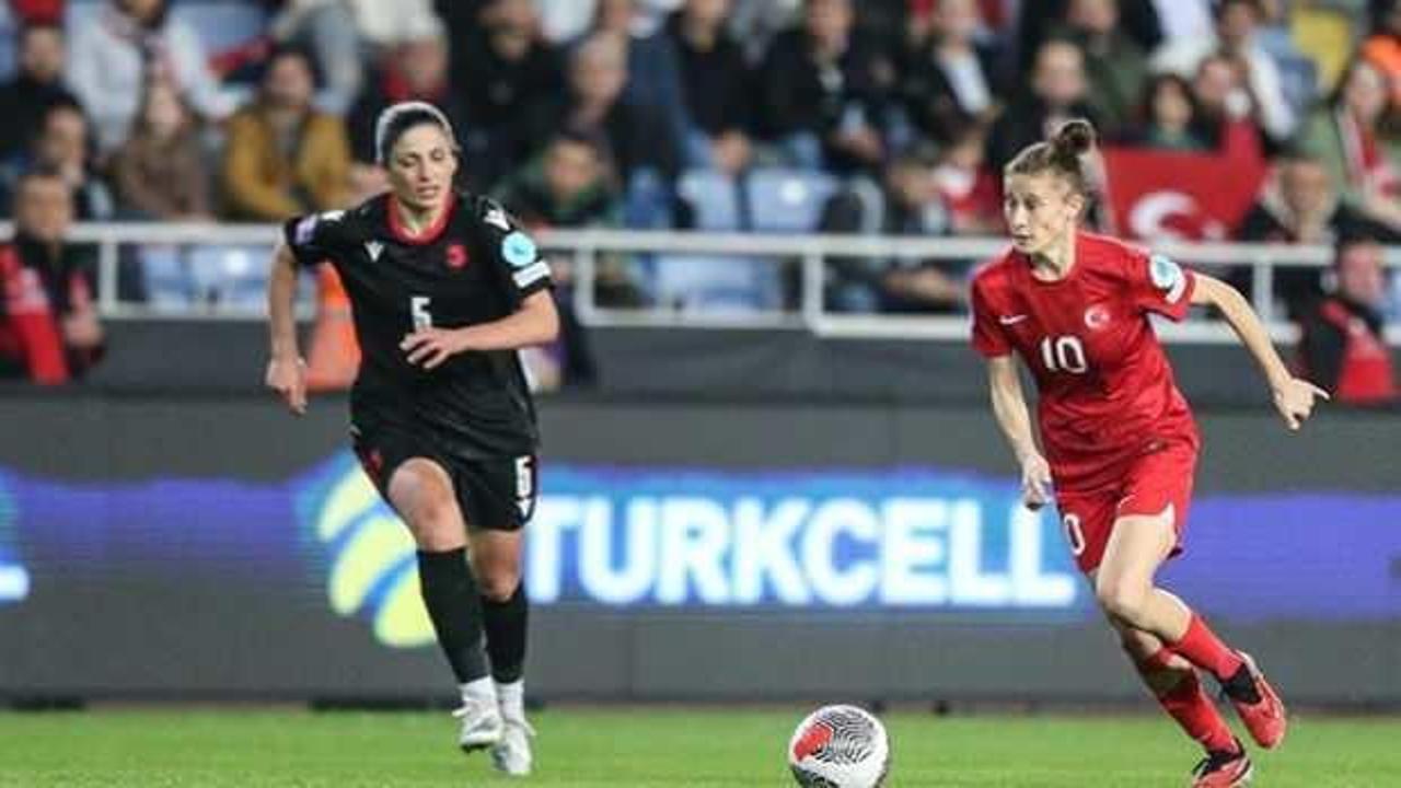 A Milli Kadın Futbol Takımı'ndan gururlandıran başarı