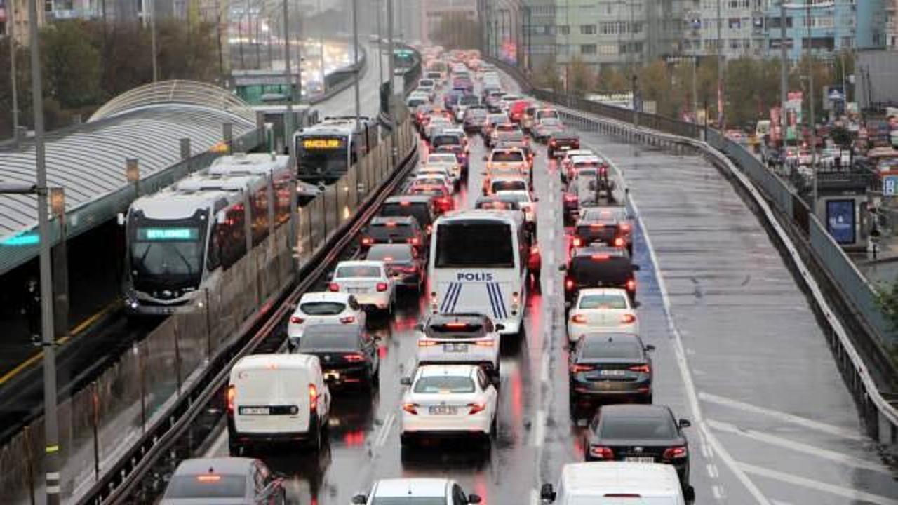 İstanbul'da trafik yoğunluğu yüzde 80'e çıktı