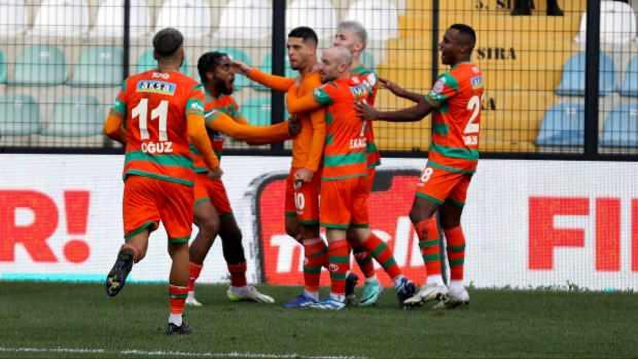 İstanbulspor'u deviren Alanyaspor 6 ma&ccedil; sonra kazandı!