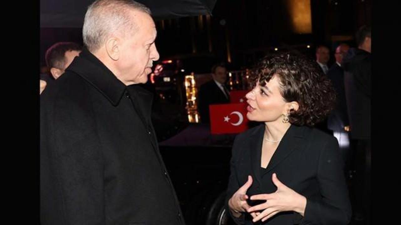 Başkan Erdoğan Londra Bienali'nde "Public Award" kazanan eseri inceledi