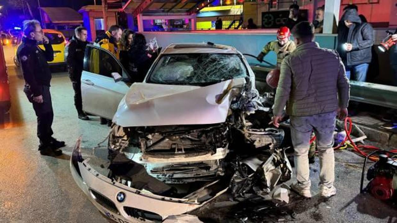 Bursa'da feci kaza: Otomobil parampar&ccedil;a oldu!