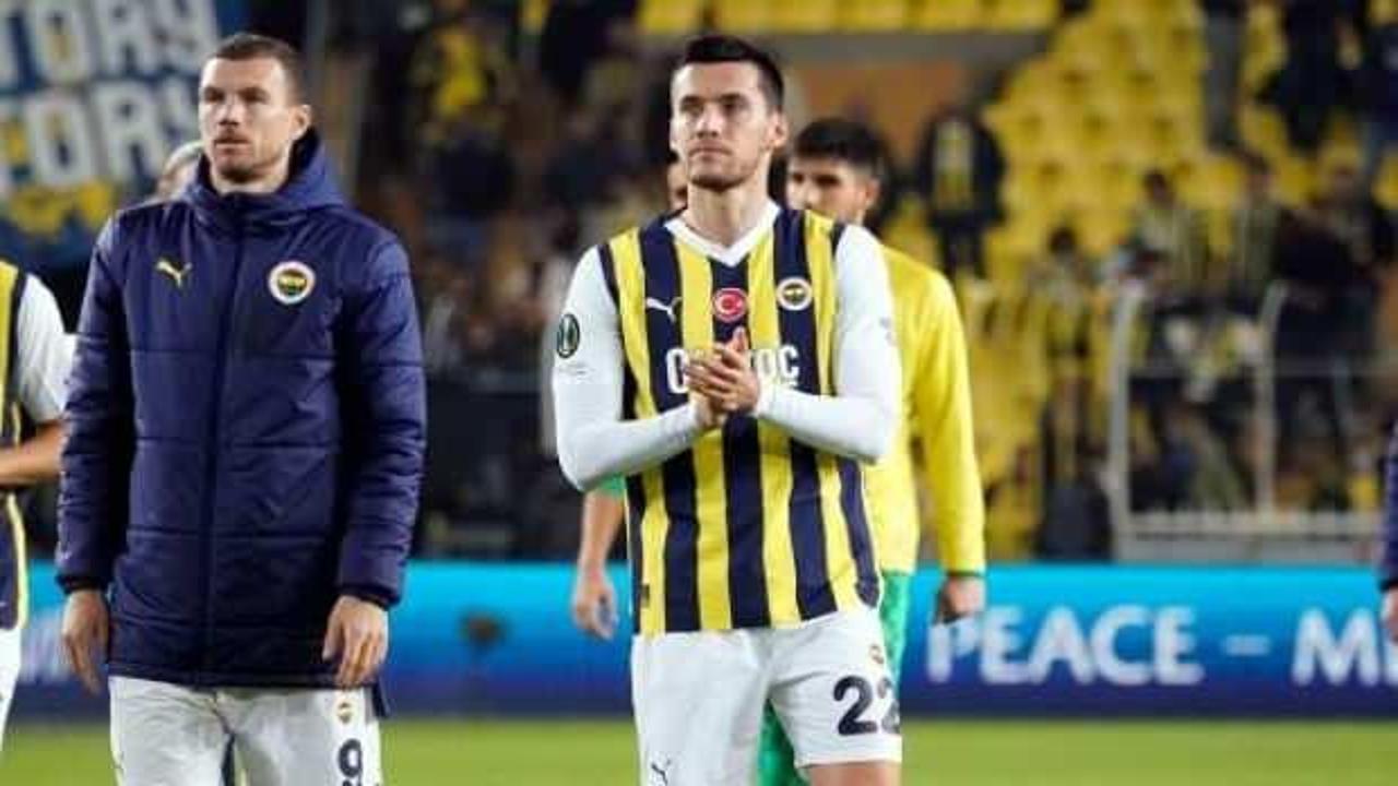 Fenerbahçe tribünlerinden Umut Nayir'e destek