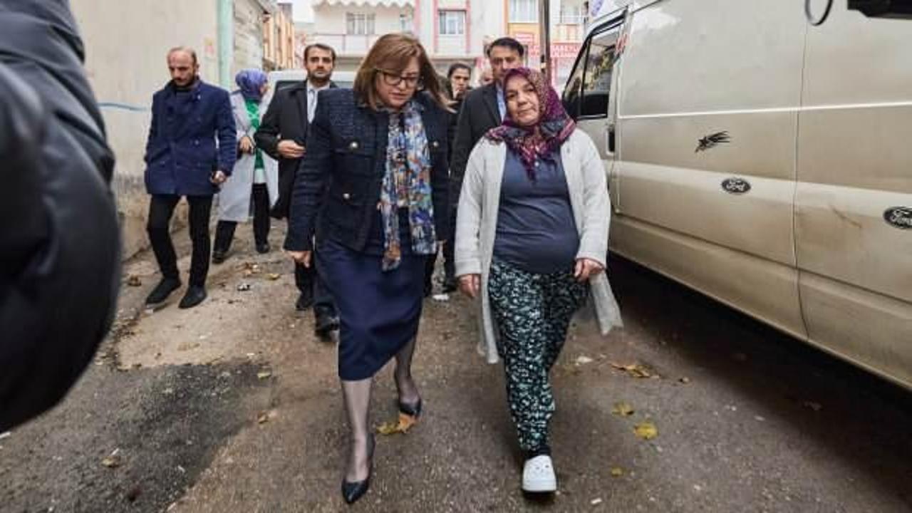 Gaziantep B&uuml;y&uuml;kşehir'den su baskını olan evlere destek! Başkan Şahin tek tek ziyaret etti