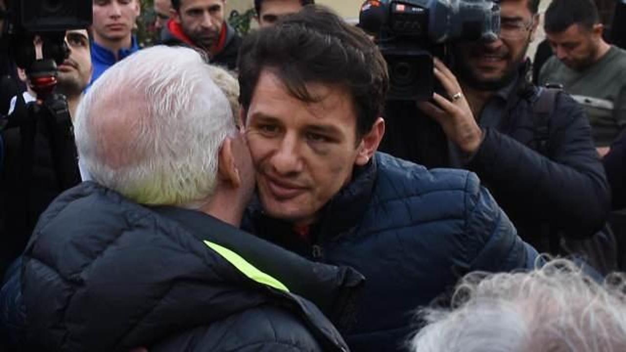 Duygu dolu anlar! Halil Umut Meler ailesine kavuştu