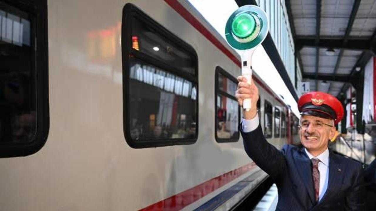 Turistik Doğu Ekspresi'ni uğurlayan Bakan Uraloğlu müjdeyi verdi