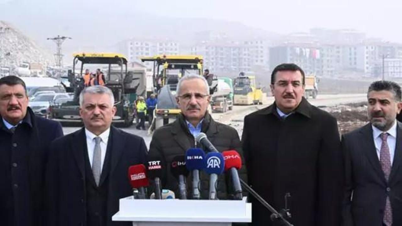 Bakan açıkladı: Depremden etkilenen yollar için 6,3 milyar TL harcadık