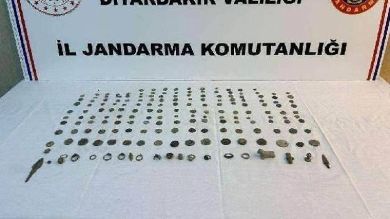 Diyarbakır'da 181 tarihi obje ele geçirildi; 2 gözaltı