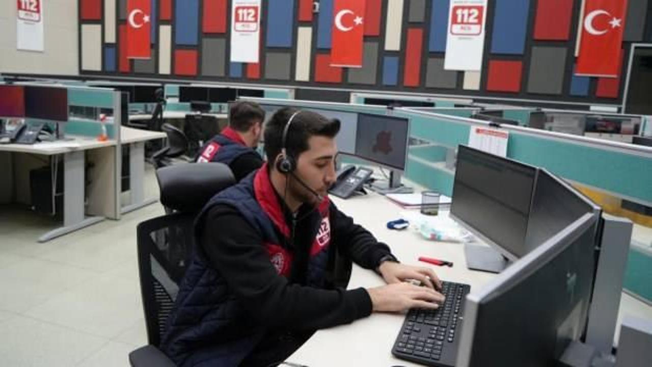 'Etrafımda &ccedil;ok fazla &ouml;l&uuml; var' diyerek 112&rsquo;yi aradı, mezarlıkta &ccedil;ıktı
