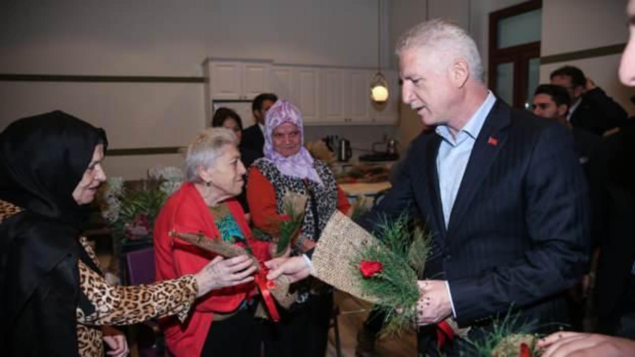 İstanbul Valisi G&uuml;l, Dar&uuml;laceze'yi ziyaret etti