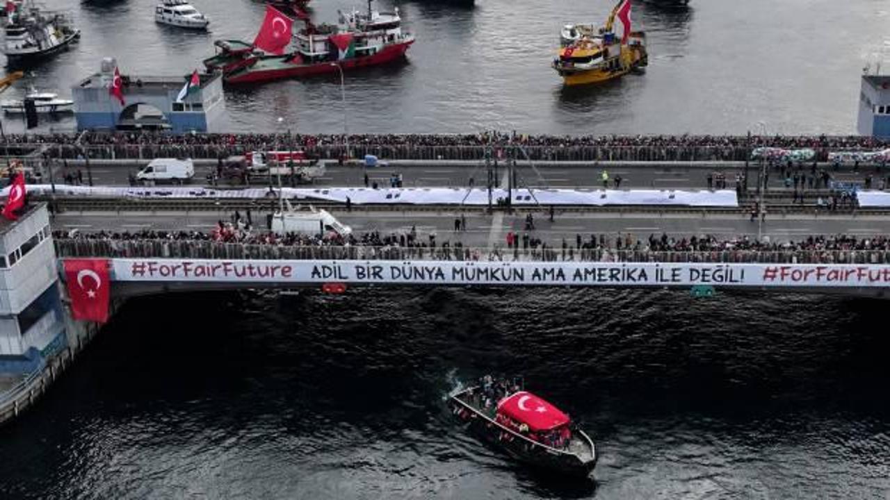Galata&rsquo;daki tarihi y&uuml;r&uuml;y&uuml;şte ABD&rsquo;ye net mesaj