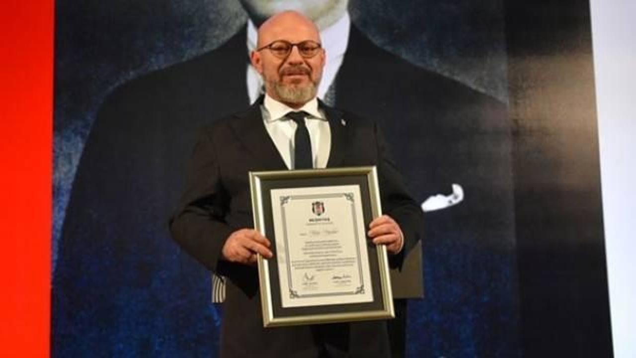 Oğluna attığı tokatla g&uuml;ndem olan Mete Vardar'dan a&ccedil;ıklama