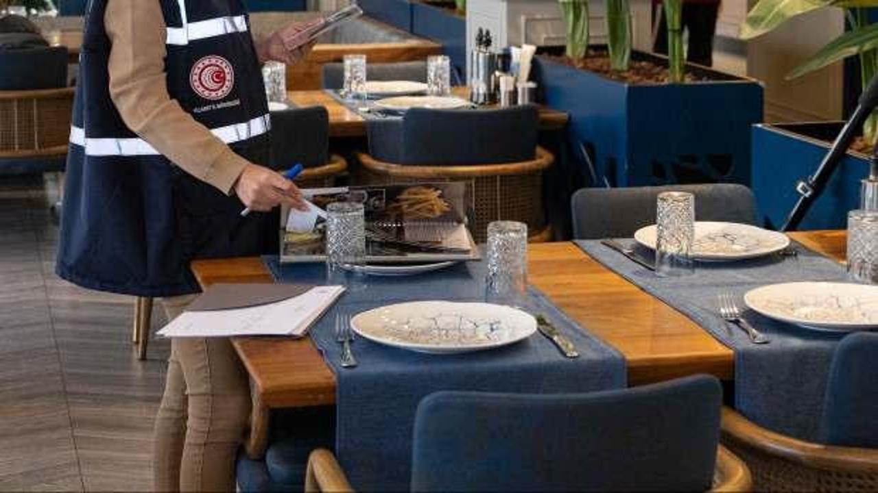 Ticaret Bakanlığı yılbaşı &ouml;ncesi başkentte &uuml;r&uuml;n ve fiyat etiketi denetimi yaptı