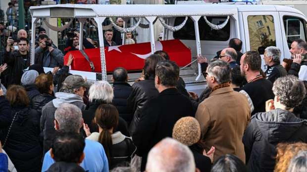 Usta sanat&ccedil;ı Ayla Algan son yolculuğuna uğurlandı