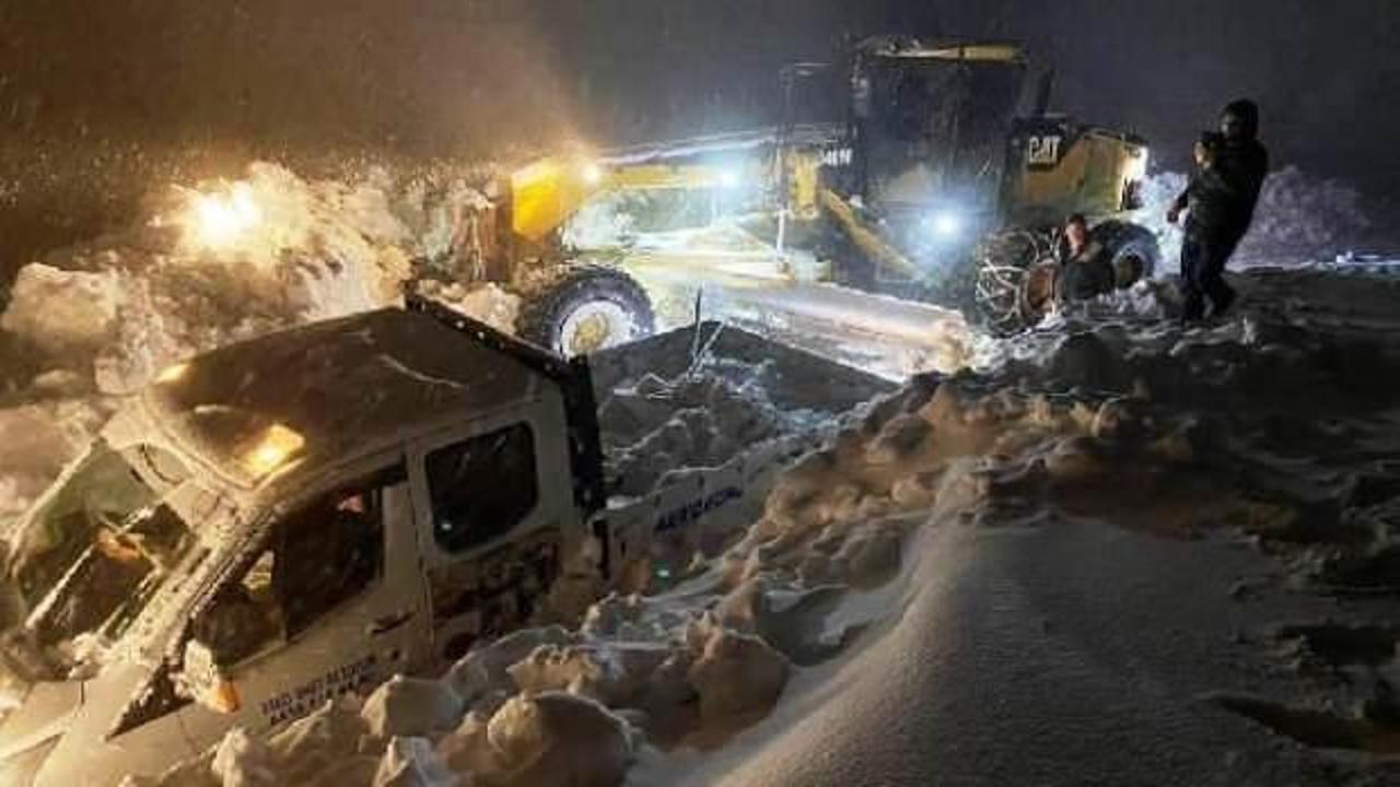 Bitlis'te karda mahsur kalan arıcılar kurtarıldı