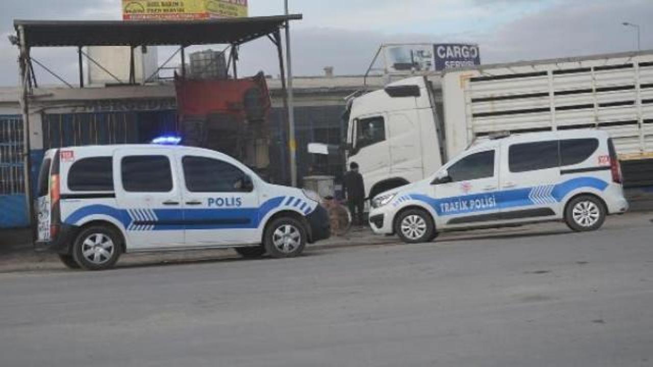 Tırı tamir eden ustanın feci &ouml;l&uuml;m&uuml;