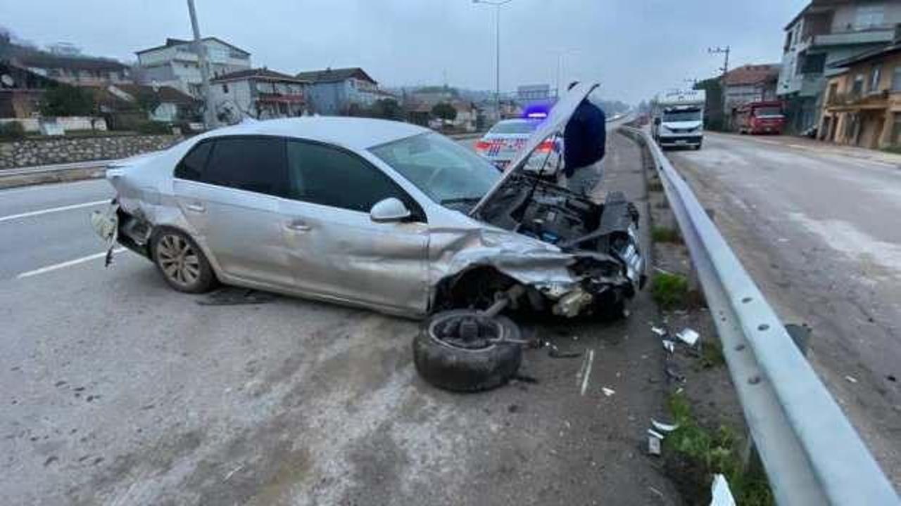 Aniden yola çıkan köpek kazaya neden oldu: 3 yaralı