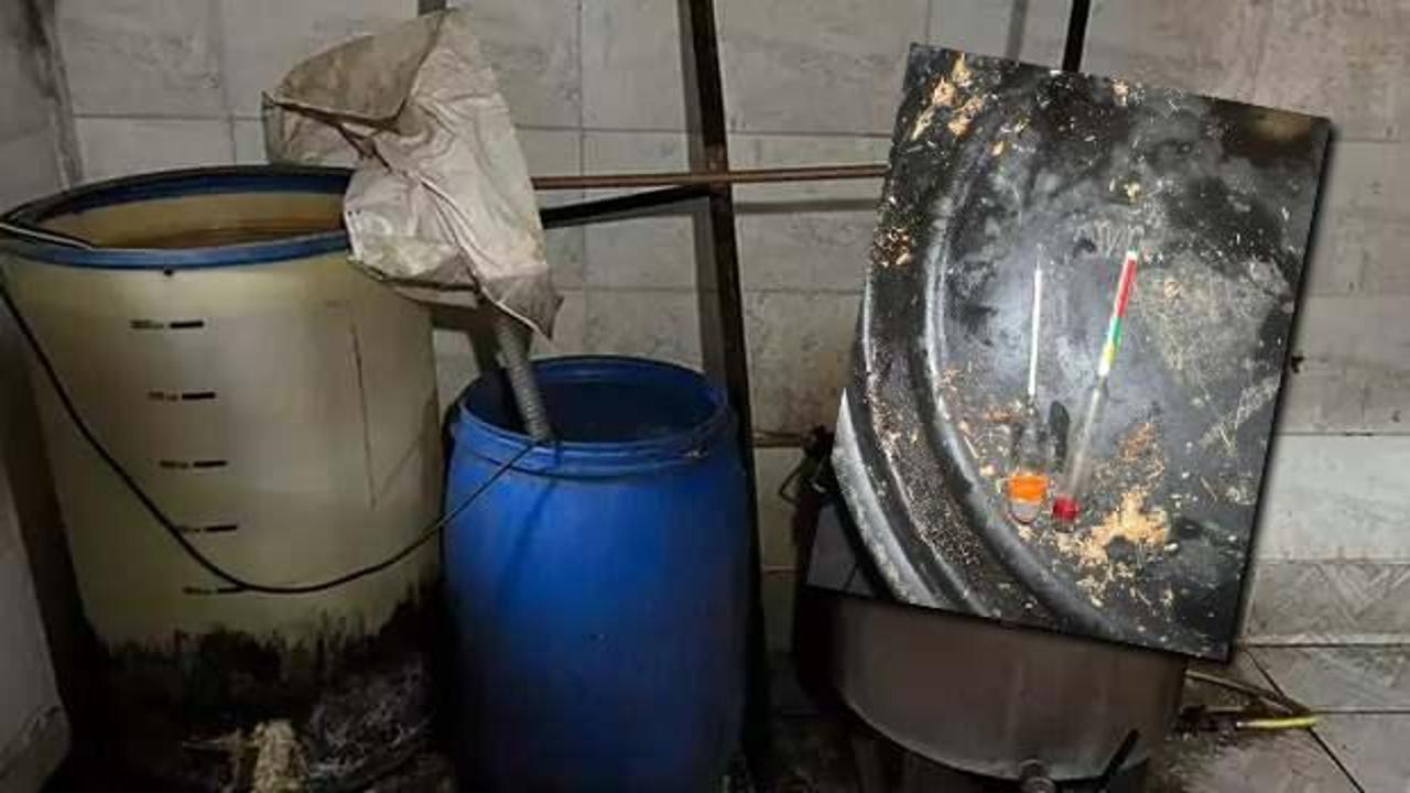 Bursa'da variller i&ccedil;erisinde 5 ton sahte i&ccedil;ki ele ge&ccedil;irildi
