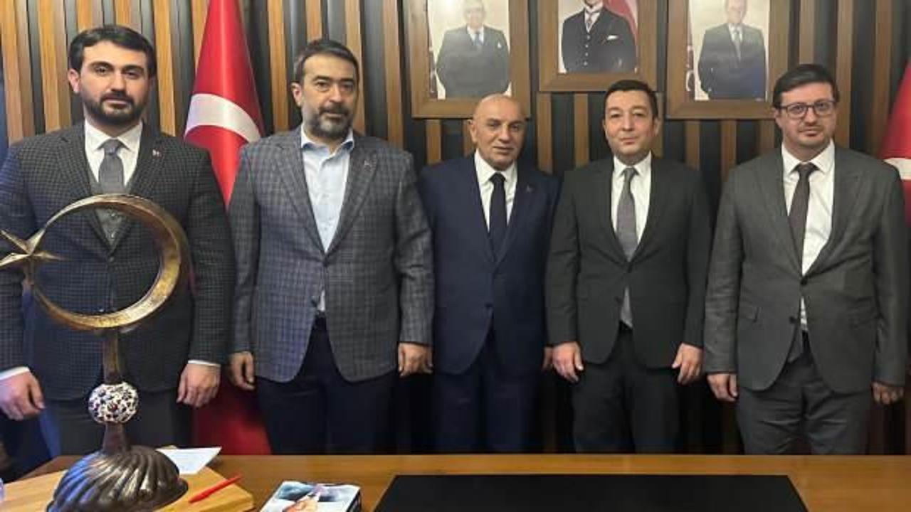Cumhur İttifakı ABB adayı Altınok MHP Çankaya İlçe Başkanlığını ziyaret etti