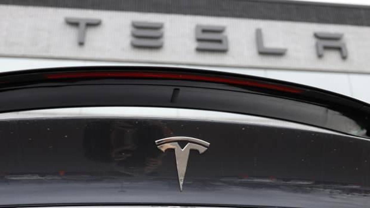Tesla, 2024'te daha yavaş bir b&uuml;y&uuml;me &ouml;ng&ouml;r&uuml;yor