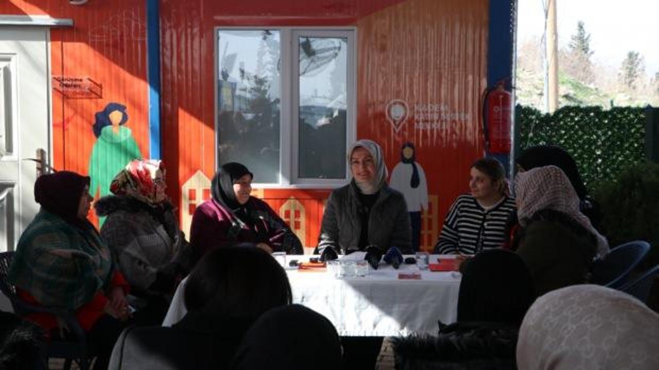 KADEM Başkanı Gümrükçüoğlu, Kahramanmaraş'ta depremzede kadınlarla buluştu
