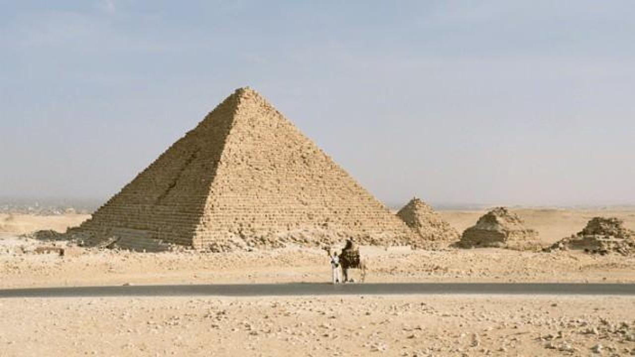 Mısır'daki piramit granitle kaplanacak