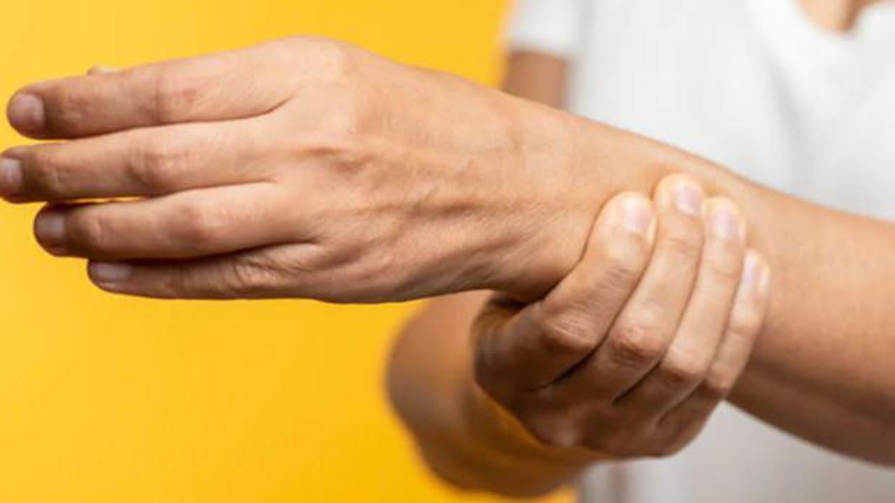 Sol el parmak uçların karıncalanma neden olur? Sol el-parmak uyuşması kalp krizi habercisi mi? 