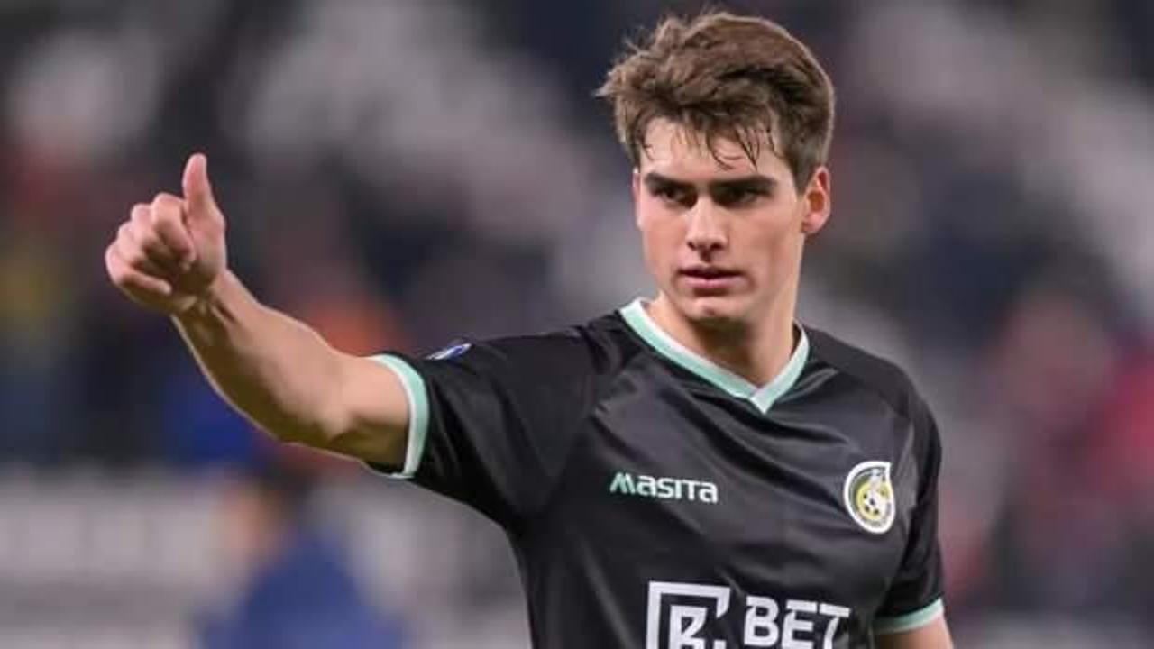 Fenerbah&ccedil;e'de savunmaya s&uuml;rpriz sambacı!