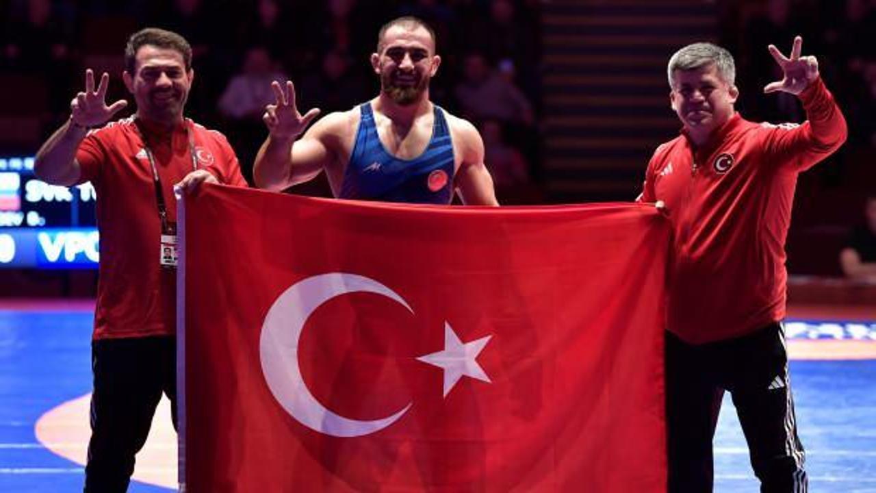 Feyzullah Akt&uuml;rk'ten altın madalya!