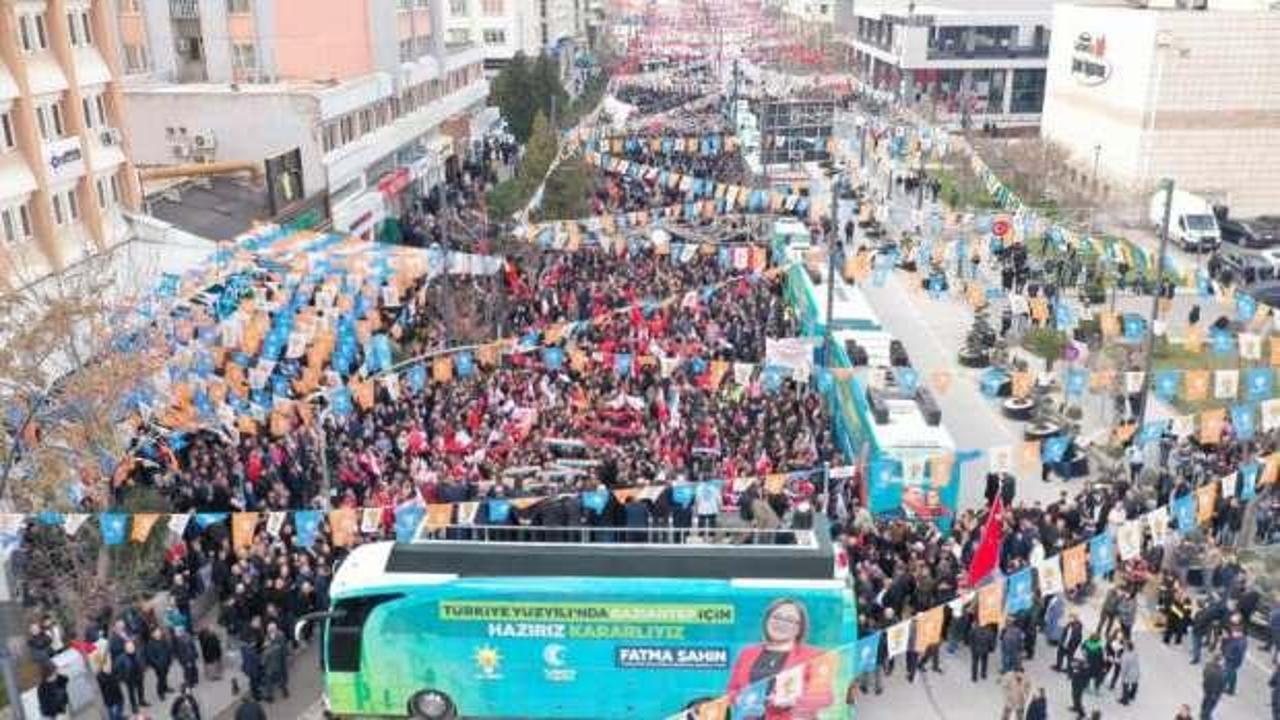 Miting gibi se&ccedil;im irtibat ofisi a&ccedil;ılışı! Binler akın etti