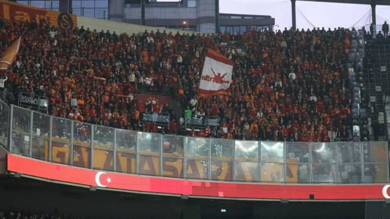 Galatasaray tribünlerinden şaşırtan Ali Koç tezahüratı