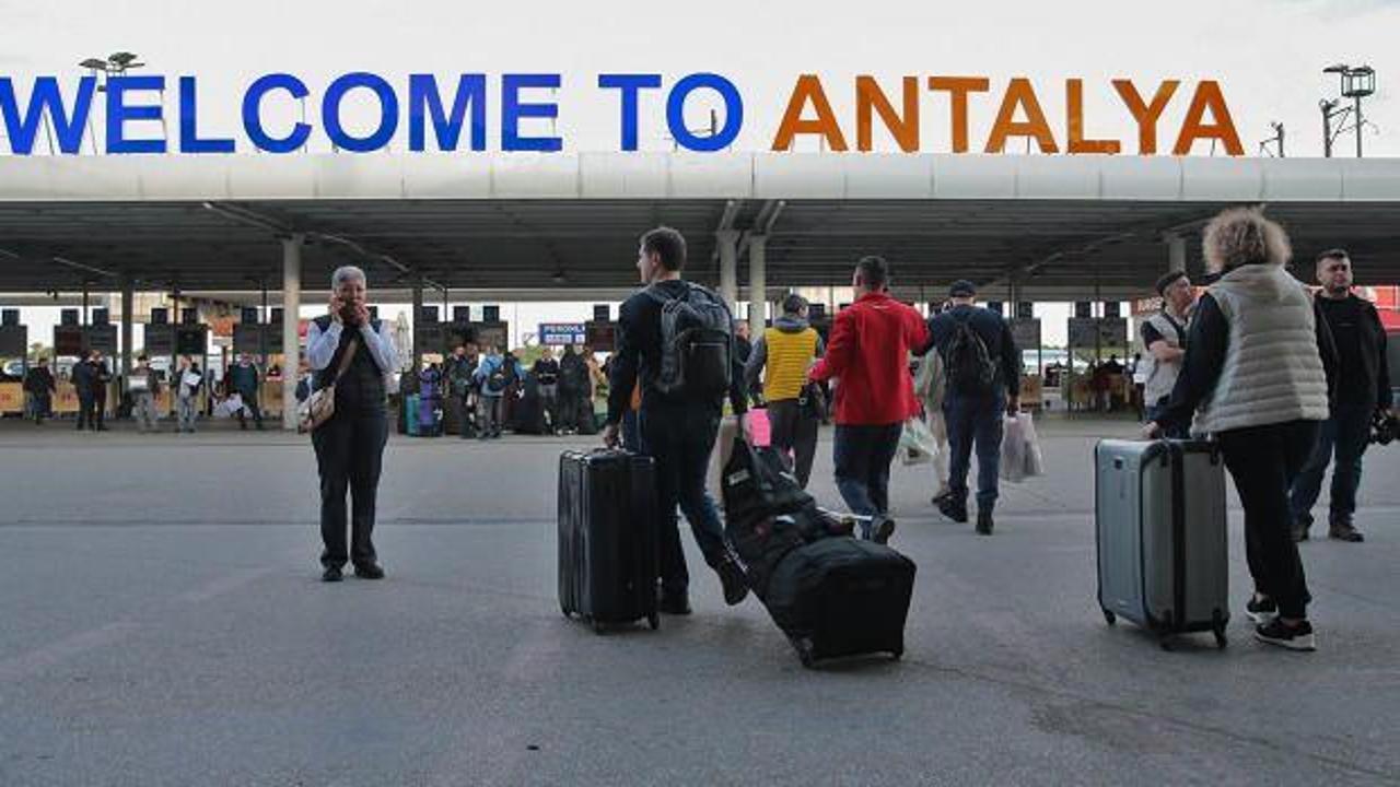 Tahmin edilen rakam açıklandı... Antalya'nın bu yıl turist yağacak!