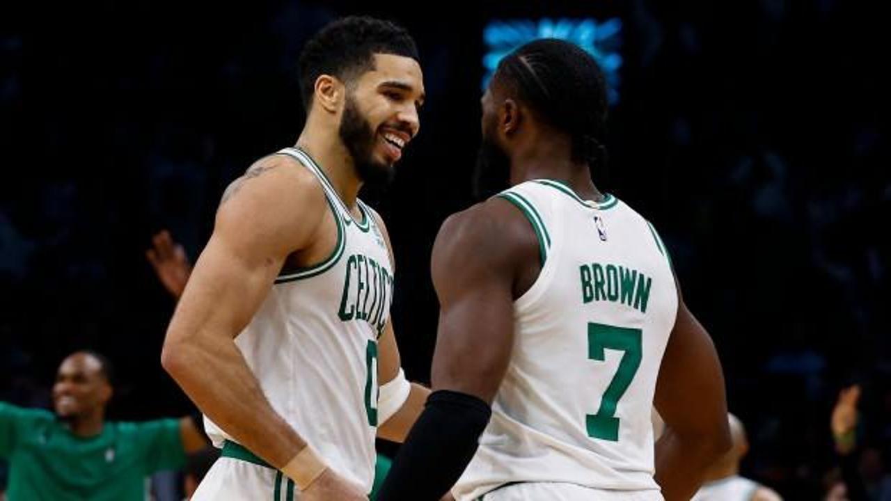 Boston Celtics, Warriors'ı 52 sayı farkla yendi!