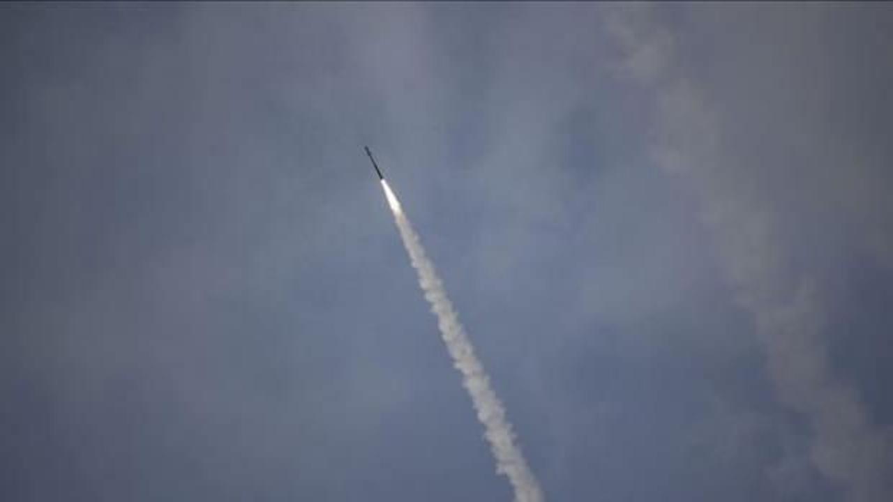 Lübnan’dan İsrail’e yaklaşık 30 roket fırlatıldı
