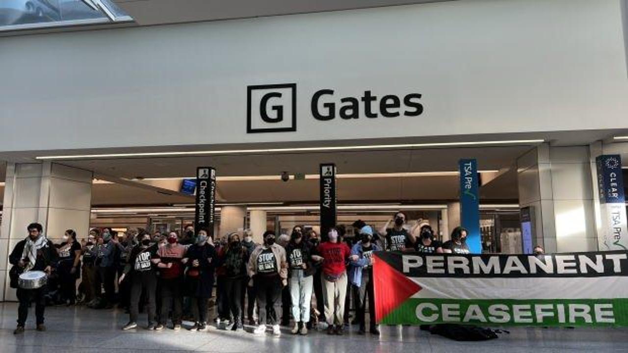  ABD’deki San Francisco Uluslararası Havalimanı'nda Gazze protestosu