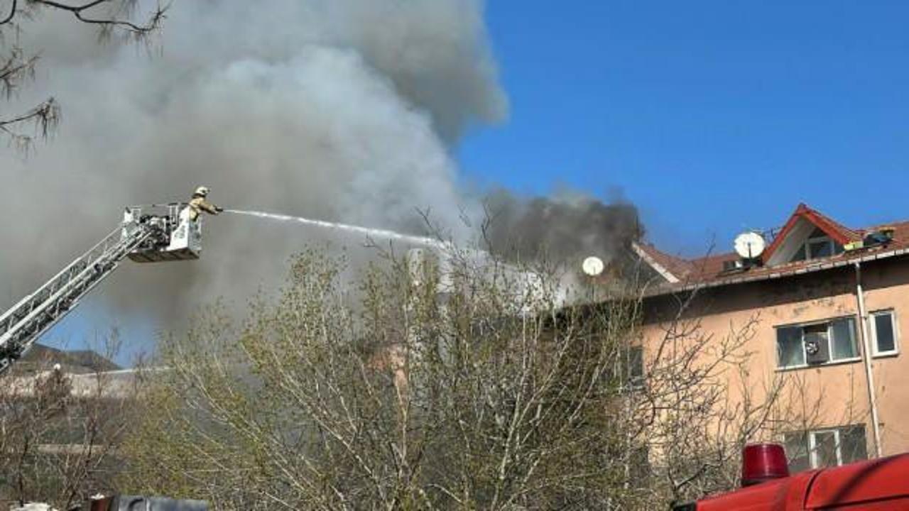 Ataşehir'de otomotiv servisinde yanan tiner, 5 katlı binayı aleve verdi