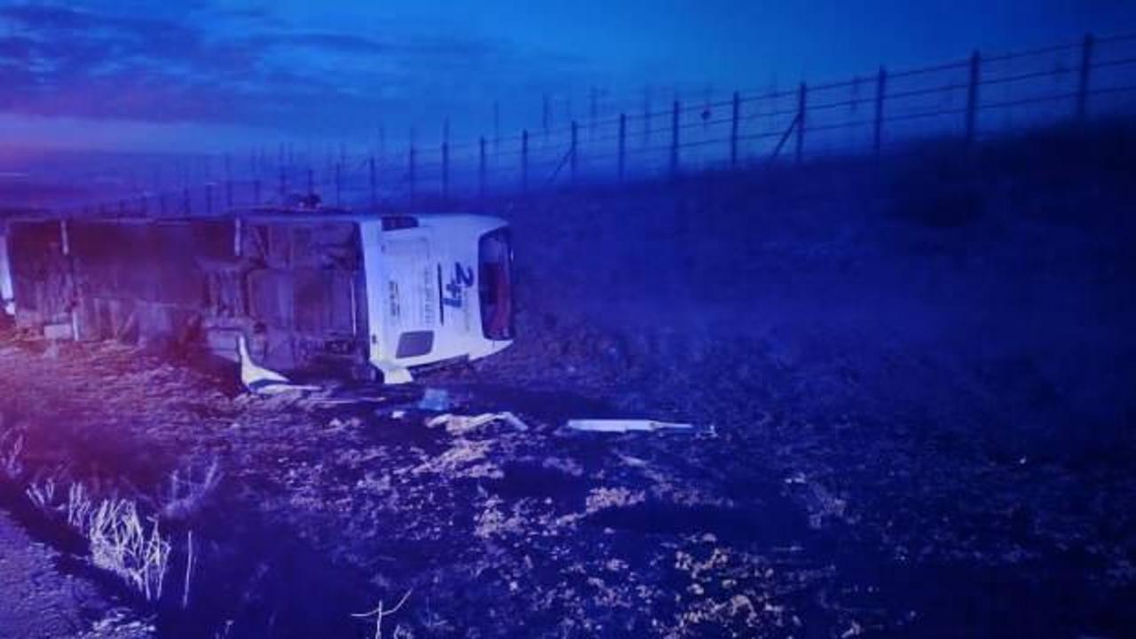 Kırşehir'de yolcu otobüsü yan yattı: 15 yaralı